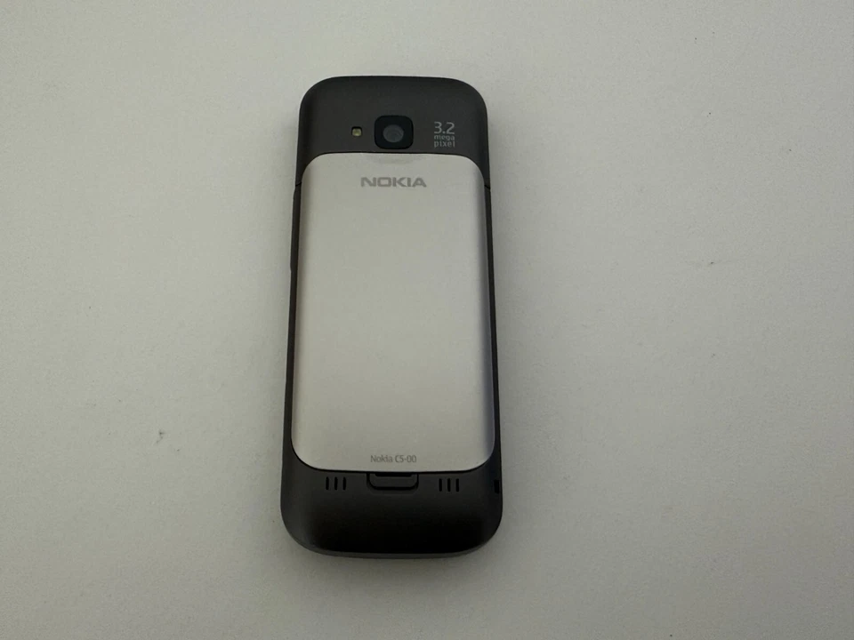 BRAND NEW NOKIA C5-00 UNLOCKED PHONE - BLUETOOTH - 3.2MP CAM - 3G - RADIO - Image 3 of 4