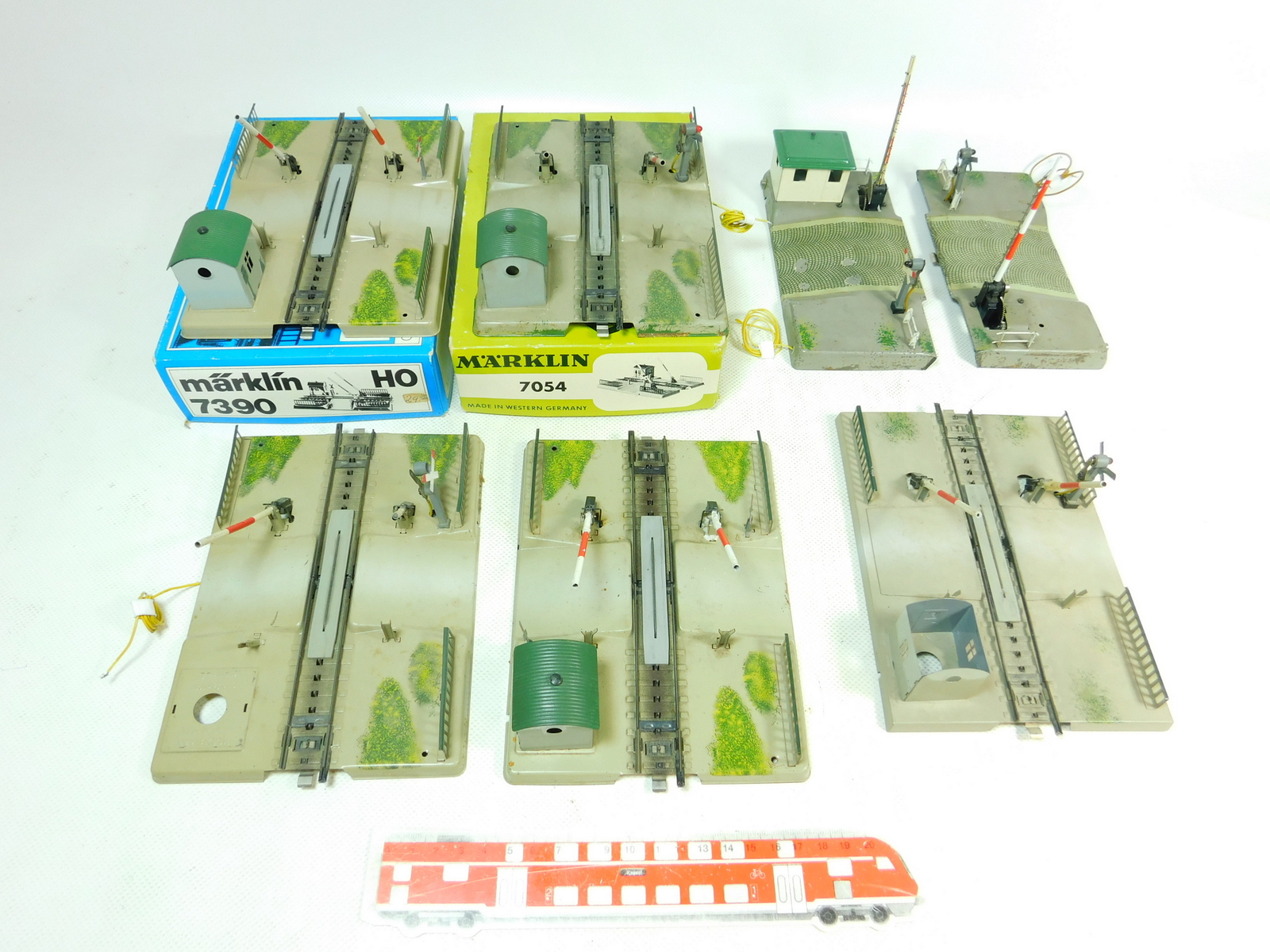 BU262-2 x Märklin H0 Ac Railroad Crossing 7054+7390+7192, Artisan 2. Choice BU262-2 x Märklin H0 Ac Railroad Crossing 7054+7390+7192, Artisan 2. Choice