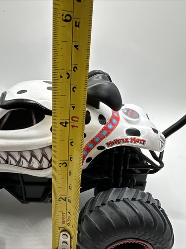 Coche de radiocontrol Spin Master RC Monster Mutt Dalmation SIN CONTROL REMOTO Monster Jam 7”x5” - Imagen 11 de 12