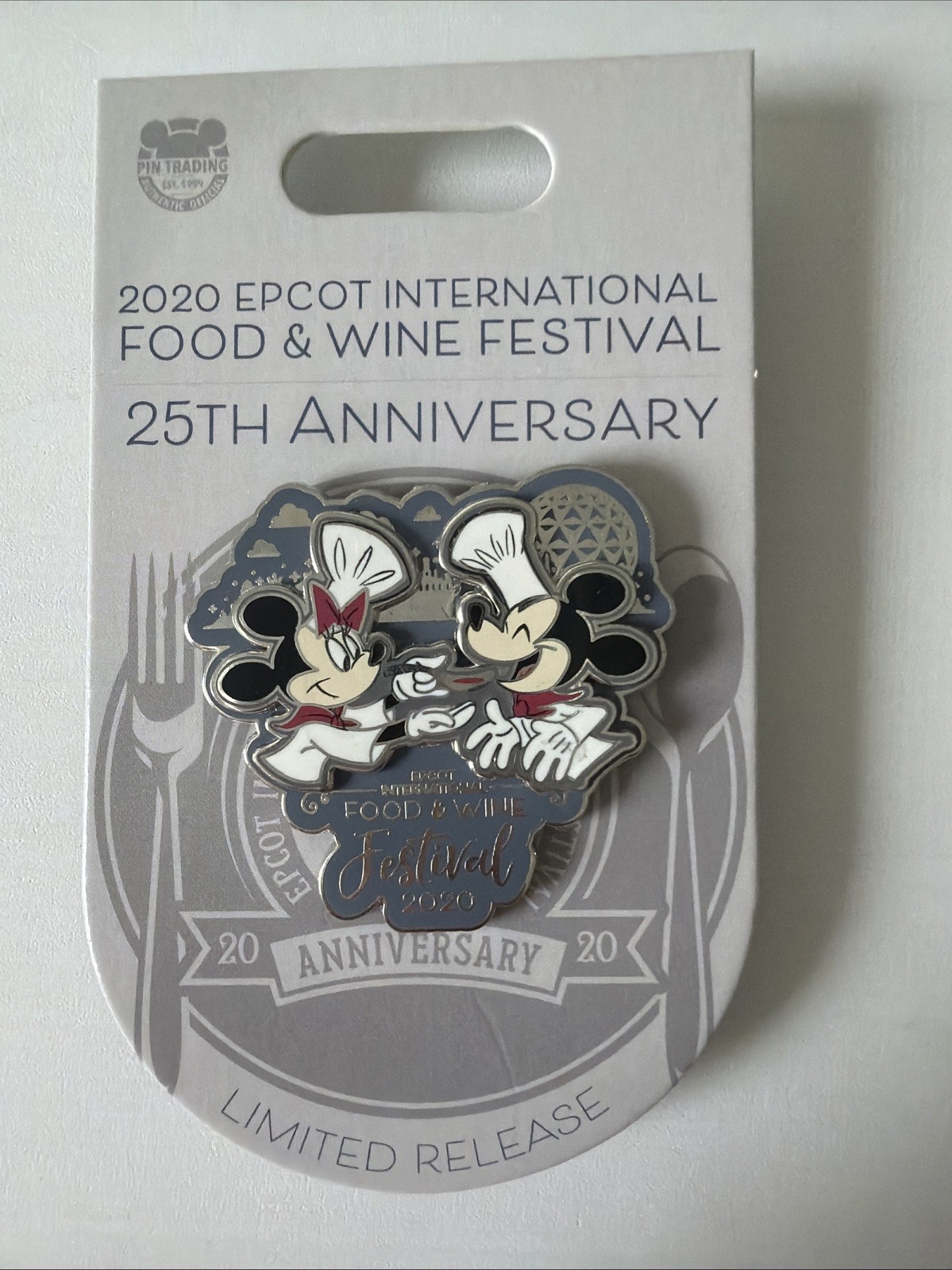 New Disney 2020 25th Anniversary Food & Wine Festival Mickey & Minnie Pin LR