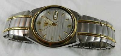 Vintage Men's Seiko 5 Automatic Watch with day + Date- 7S26-0570 -running