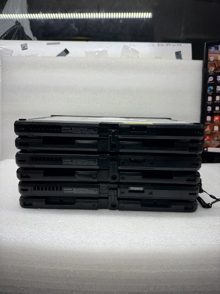 Lote de 3 Panasonic Toughbook Cf-33 2.6GHz Core i5-7300U 16GB 512GB Win 11 Táctil Foto 2 de 4