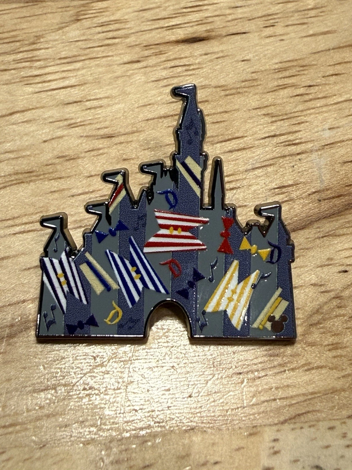 Disney Land Resort Hidden Mickey Wave A 2025 Dapper Dans Castle Pin