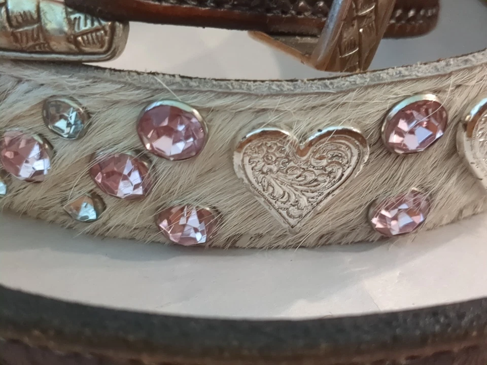 Cinturón de cuero plateado con corazones de estrás de piel de vaca para niñas talla 32 Foto 3 de 4