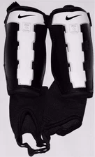 Nike Girls Size M Medium White Black NOCSAE Athletic Soccer Shin Guards