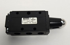 PARKER 4-WAY 2-POSITION ROLLER VALVE 520211000.