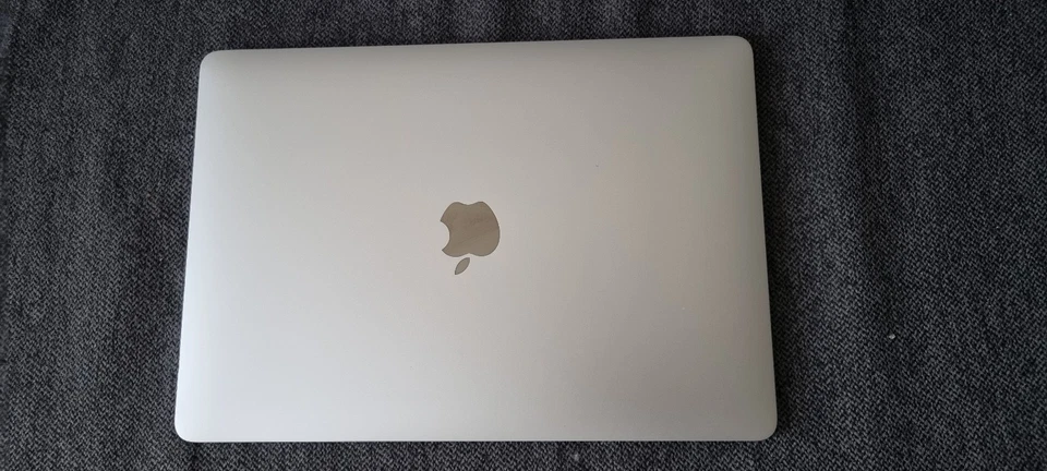 Apple MacBook Air 13" 2019 · i5 · 16GB · 250GB, photo 3 sur 5