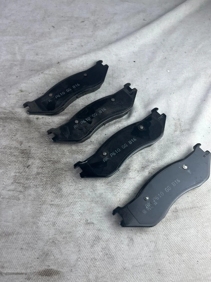 Conjunto de pastilhas de freio a disco dianteiro Akebono ASP966 serve; Dodge Durango 2003-2006 - Imagem 4 de 4