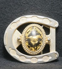 WH11151 GOOD VINTAGE 1970s  HORSE IN HORSESHOE  WESTERN FASHION BELT BUCKLE
