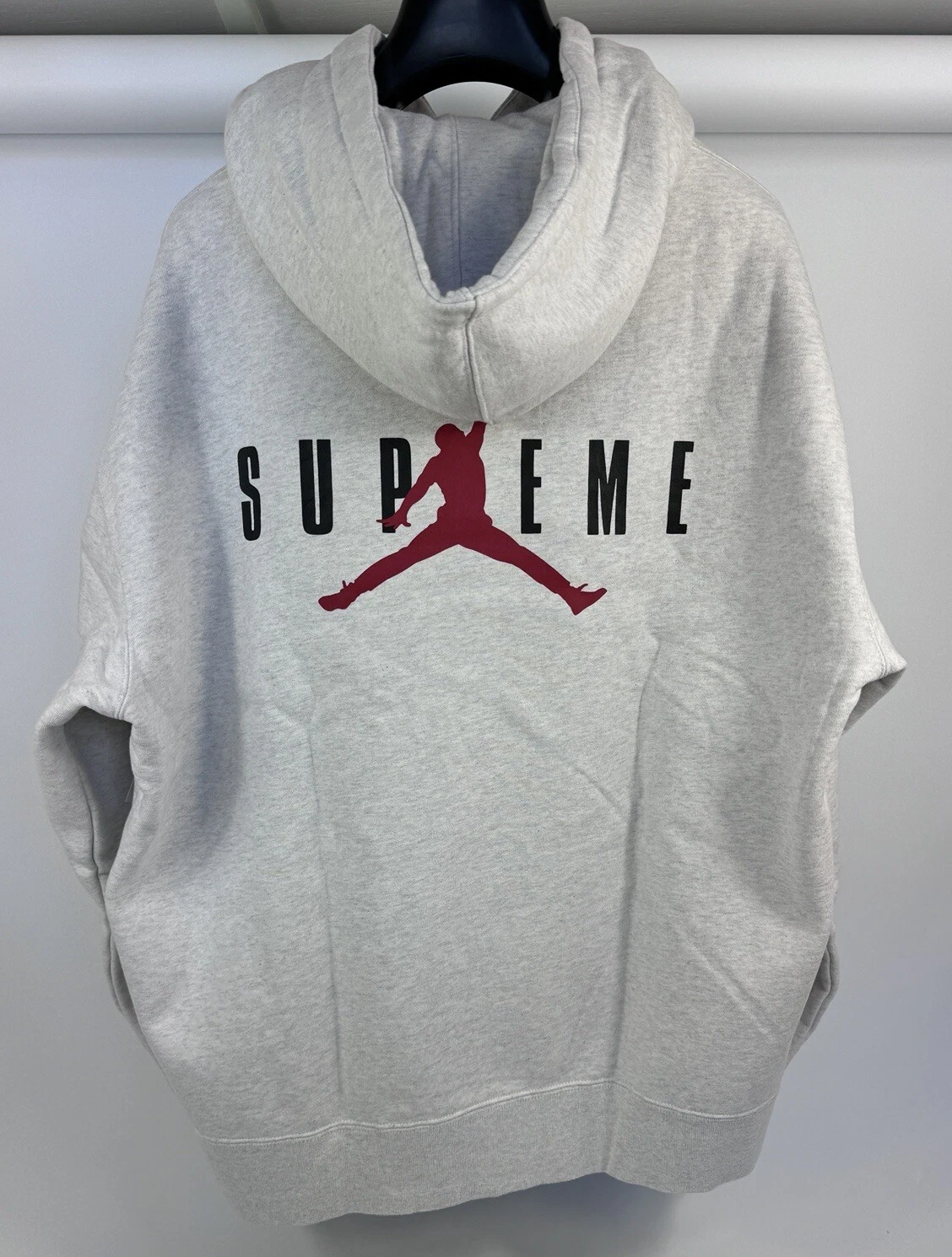Supreme X Jordan   Sweat à capuche brodé avec logo Taille : L