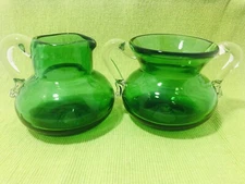 VINTAGE BLOWN ART GREEN GLASS CREAM & OPEN SUGAR SET W HANDLES