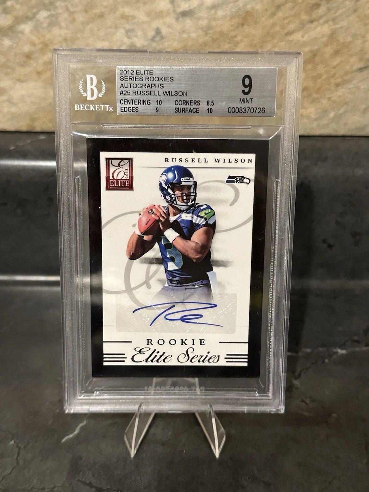 Russell Wilson Panini Elite Rookie Elite Series #25 Autographs