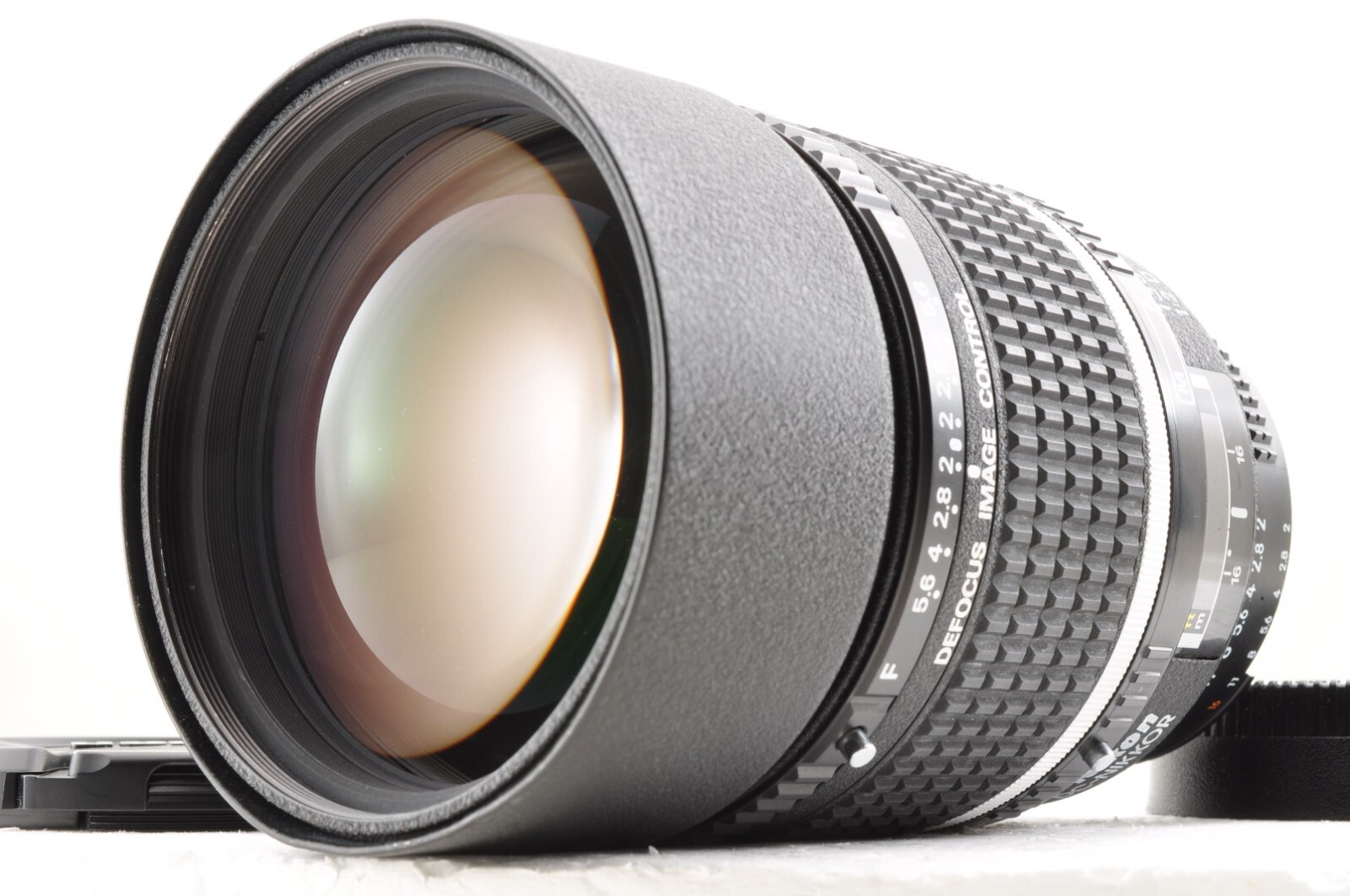 *Near Mint* Nikon AF DC-Nikkor 135mm f/2 D Defocus Image Control Lens #2529