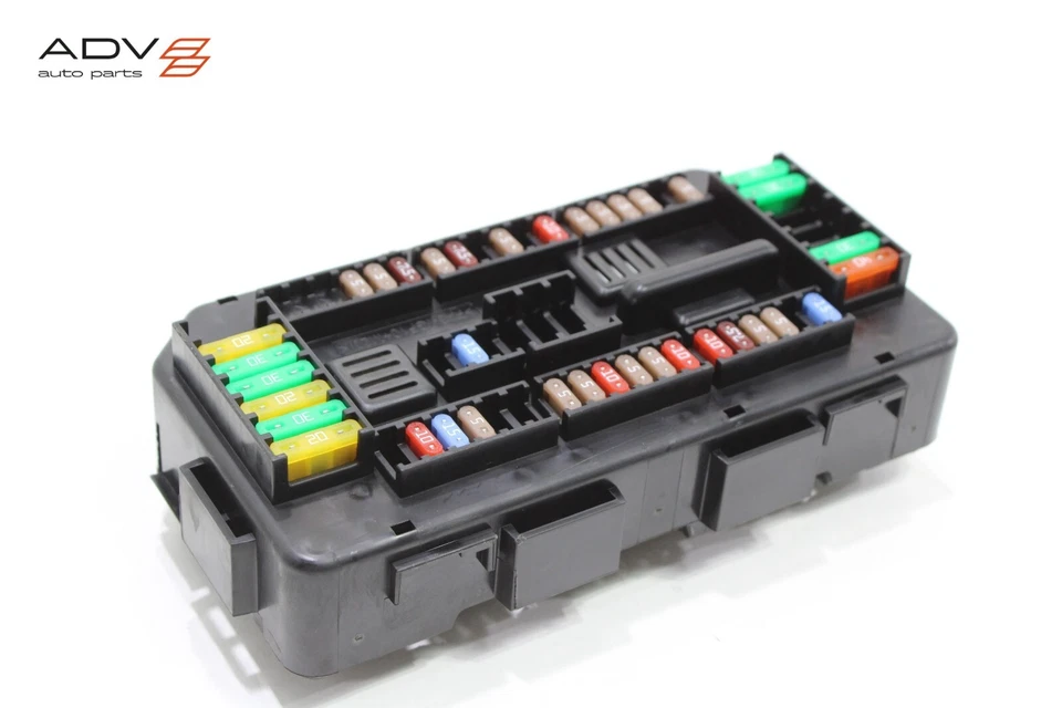 2014-2021 BMW M235i M240i 230i F22 MÓDULO CAIXA DE FUSÍVEIS DE DISTRIBUIÇÃO DE ENERGIA FRONTAL FABRICANTE DE EQUIPAMENTO ORIGINAL - Imagem 2 de 4