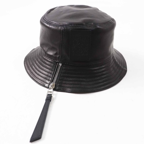 Pristine LOEWE hat Anagram leather patch black Lamb leather Women