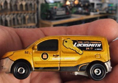 Matchbox 2018 Renault Kangoo Express Schlosser Locksmith loose