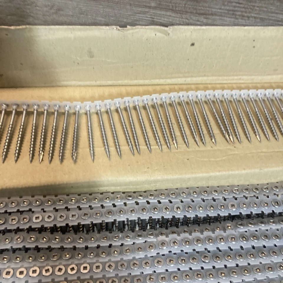 milwaukee deck screws #8 x 2-1/2” CD17 48-30-3044 1,000 Count - Image 3 of 4