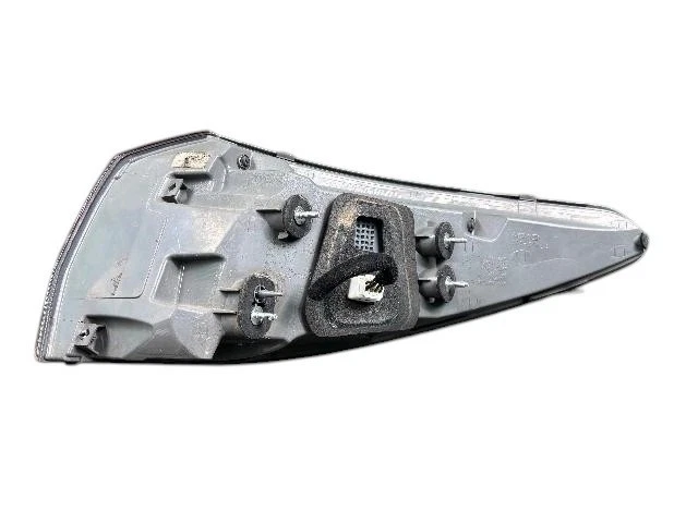 KIA K900 K9 2013 luz trasera izquierda Foto 3 de 3