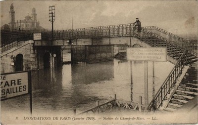 Old postcard Paris 7th - Station du Champs-de-Mars - LL.8 (64653)