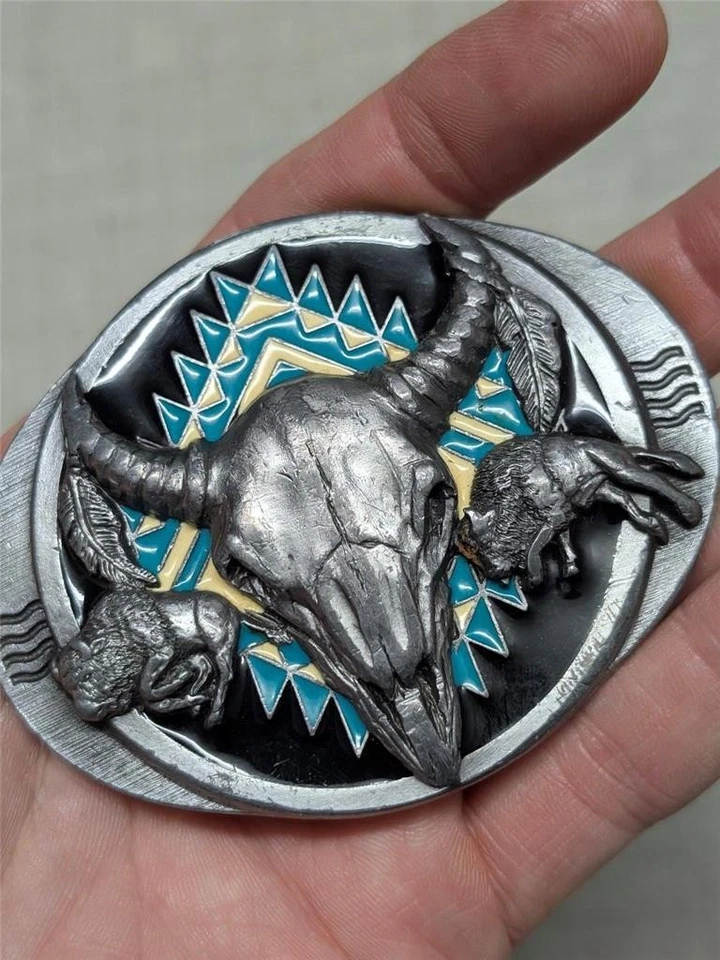 Hebilla de cinturón vintage hecha en EE. UU. SUROESTE NATIVO AMERICANO búfalo indio vaquero Foto 2 de 4