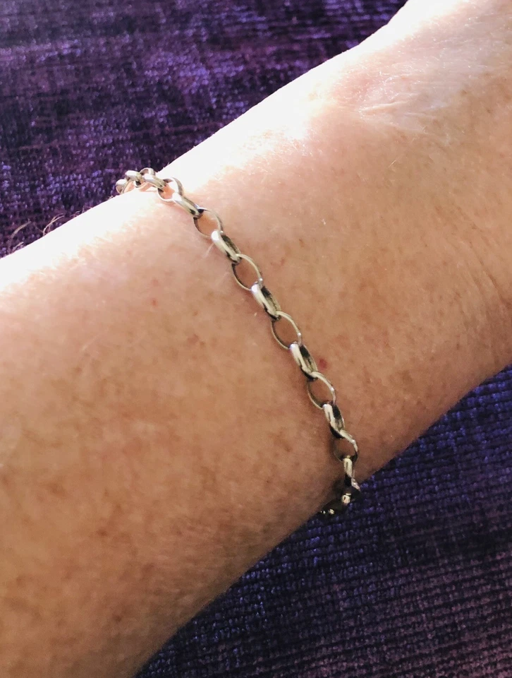 Brazalete de eslabones Belcher ovalados de oro blanco de 9 quilates 375 dije de corazón 19 cm relleno de plata NUEVO Foto 3 de 4