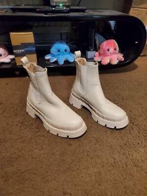 Womens Cream PrettyLittleThing Chunky Ankle Chelsea Boots Size VGC  UK