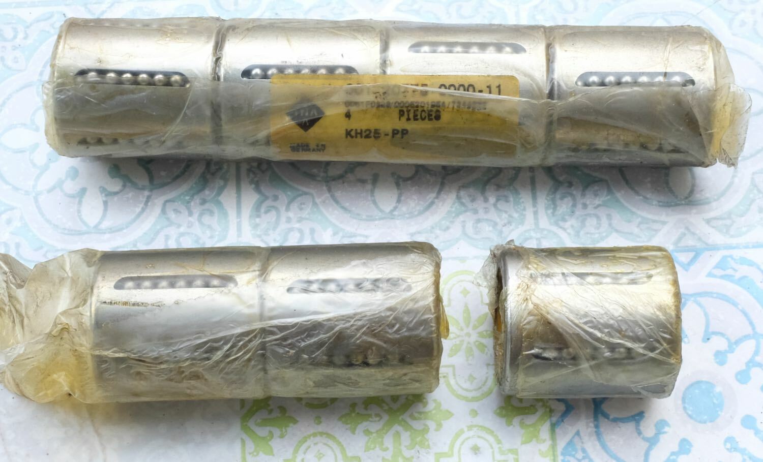 Roulement linéaire INA KH25-PP douille à billes de dimensions 20x32x45 mm en lot de 7 pièces