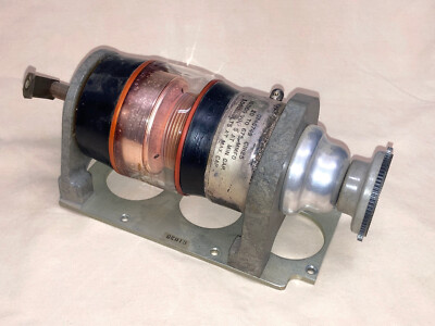Jennings Vacuum Variable Capacitor,  20-675 PF, 10 KV with Mounting Bracket
