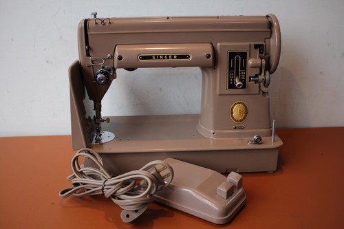 1950'S Singer 301A Sewing Machine w/Pedal and Case - Picture 7 of 21