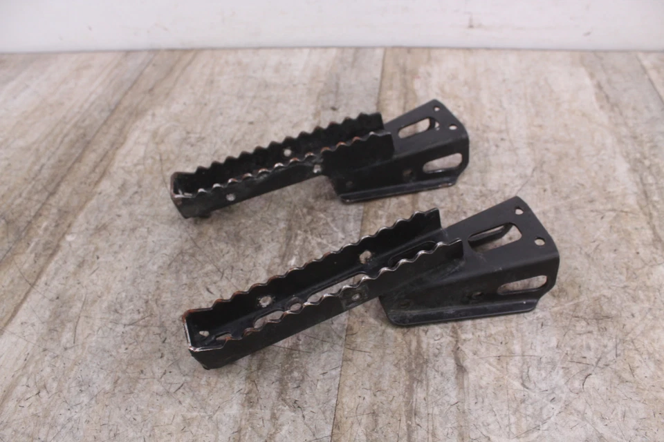 Clavijas de pie izquierda y derecha Can-Am DS650 2000 - par Foto 3 de 4