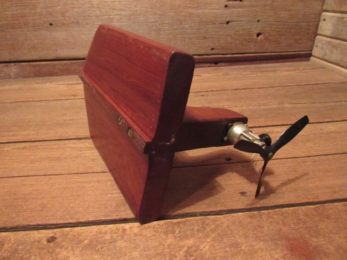 VINTAGE COX WOOD BOAT WITH ENGINE - PARTS! - Picture 9 of 10
