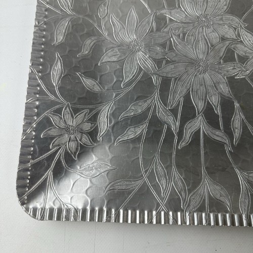 The Beauty Line Design Aluminium Serviertablett gehämmert Platte quadratisch floral - Bild 5 von 10