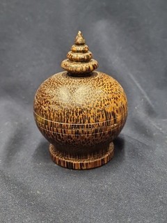 Vintage Nut Shell Style lidded Pot 9cm Tall #10