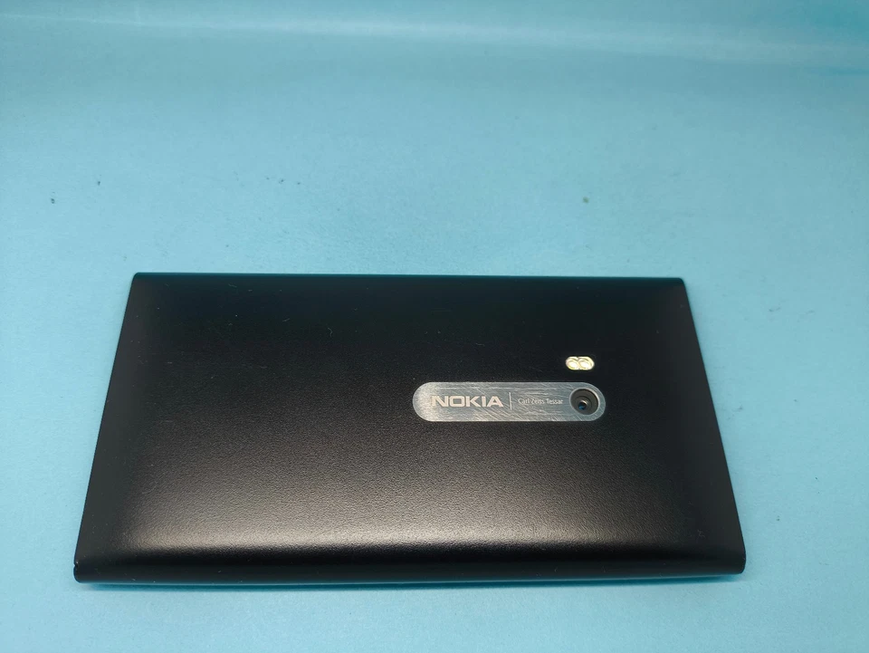 Nokia Lumia 900 Unlocked Mobile Phone Very Good Condition - Image 4 of 4