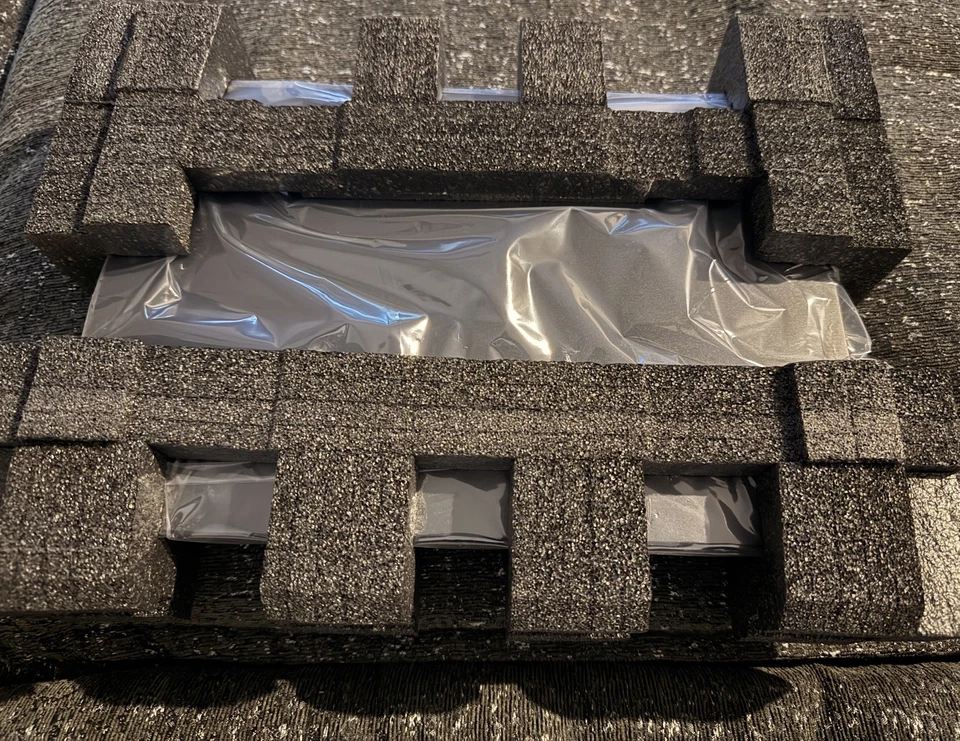 Lenovo ThinkPad E14 Gen 2 I5-1135G7 2.4GHz, 8GB - Image 2 of 4