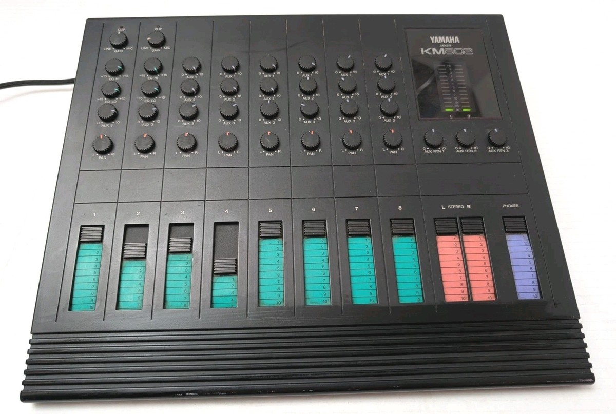 未使用に近い美品　YAMAHA KM802 アナログミキサー　取り扱い説明書付き 未使用に近い美品 YAMAHA KM802 アナログミキサー 取り扱い説明書付き