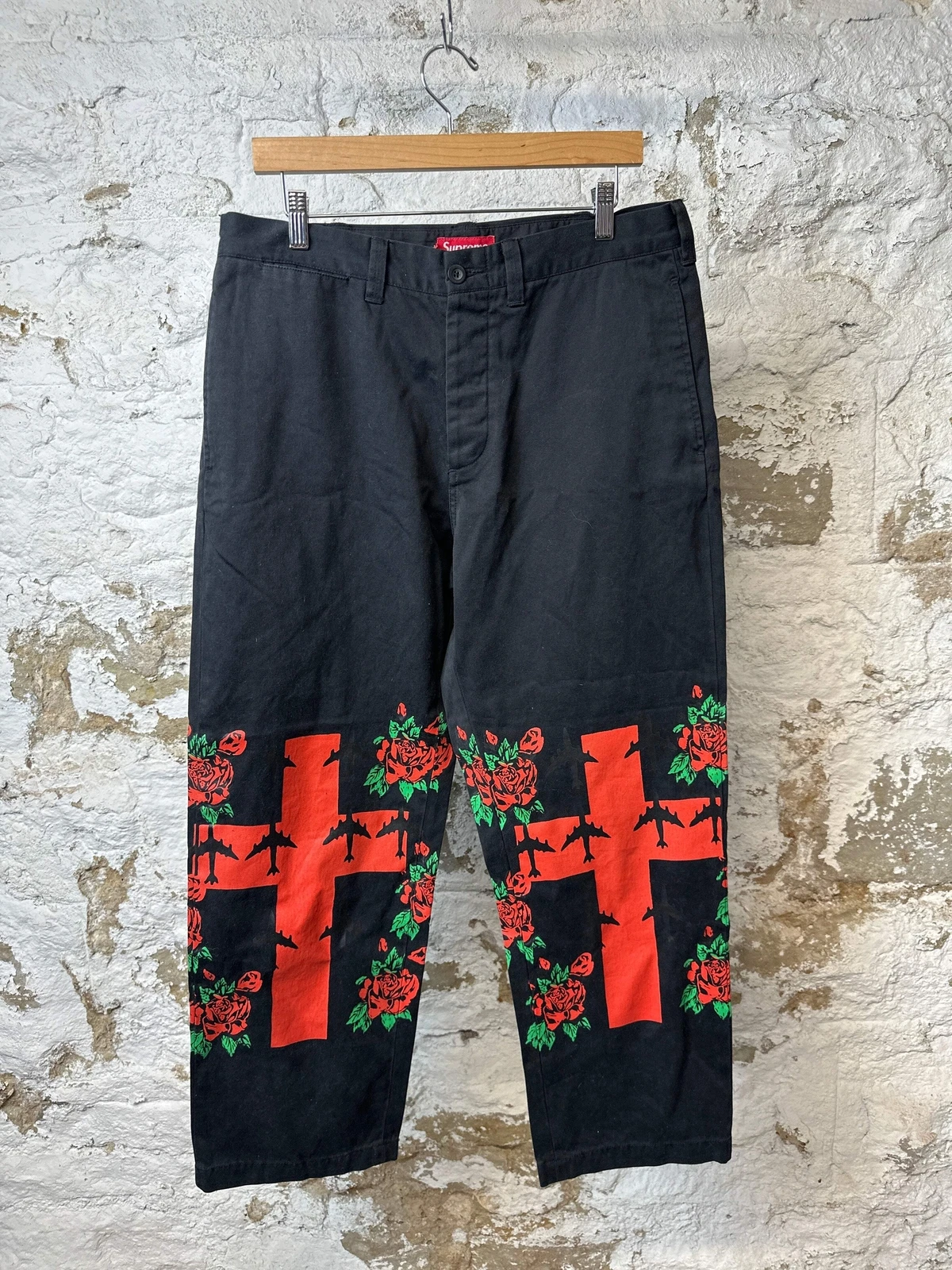 Pantalon noir Supreme Plane Roses taille 32