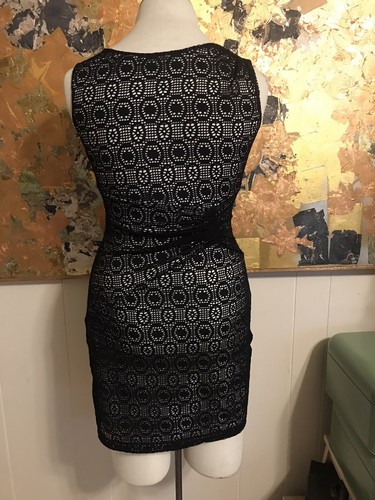 Andrew Marc Sexy Sleeveless Blk Lace Sheath Dress With Ruched Back & V-Neck SM - Picture 4 of 6