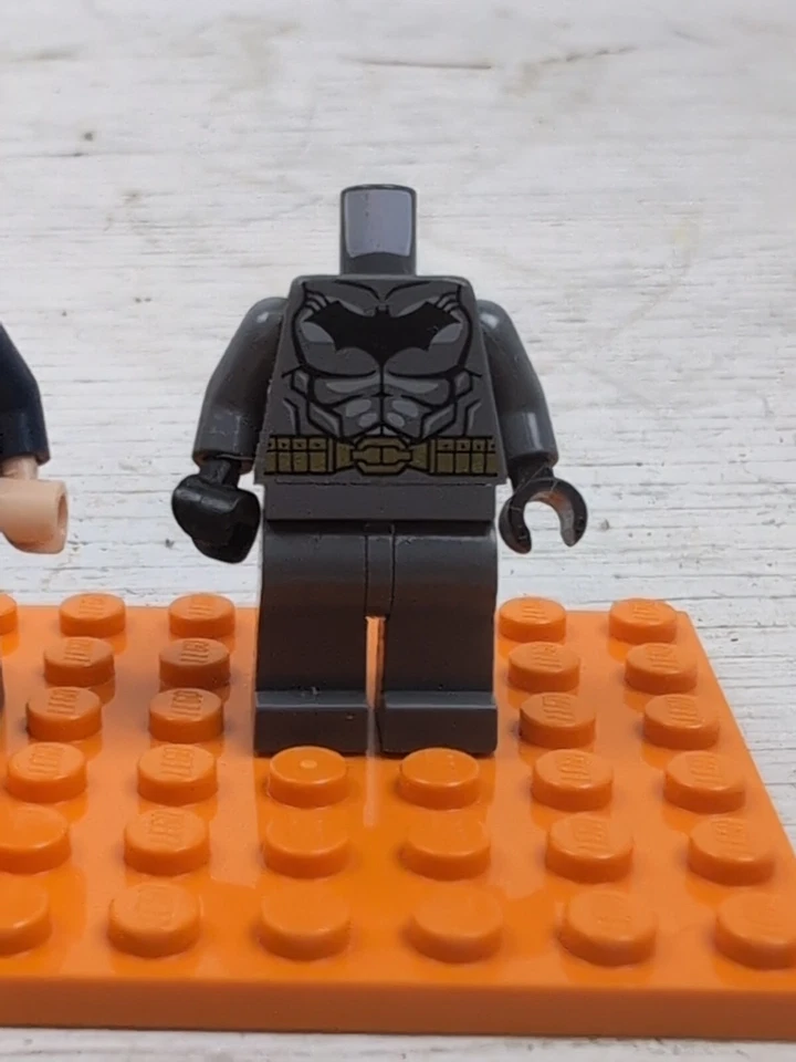 Lego Clark Kent Superman Minifigure - Missing Head - SH0083 - 2013 - With Batman - Image 3 of 4