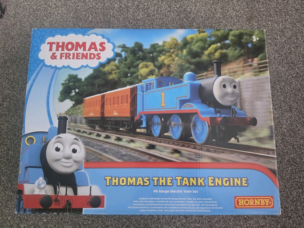 Hornby R9283 Thomas and Friends The Tank Engine Train Starter Set