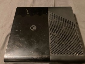 Microsoft Xbox 360 E 250GB Game Console Bundle. Comes W/ 4 Controllers & 5 Games