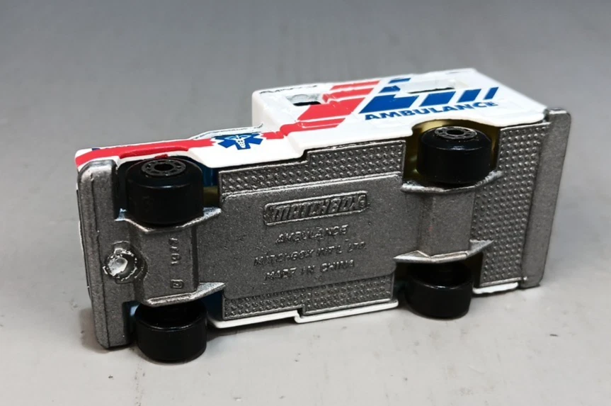 Matchbox Ambulance 911 White Red Blue 1977 - Image 4 of 4