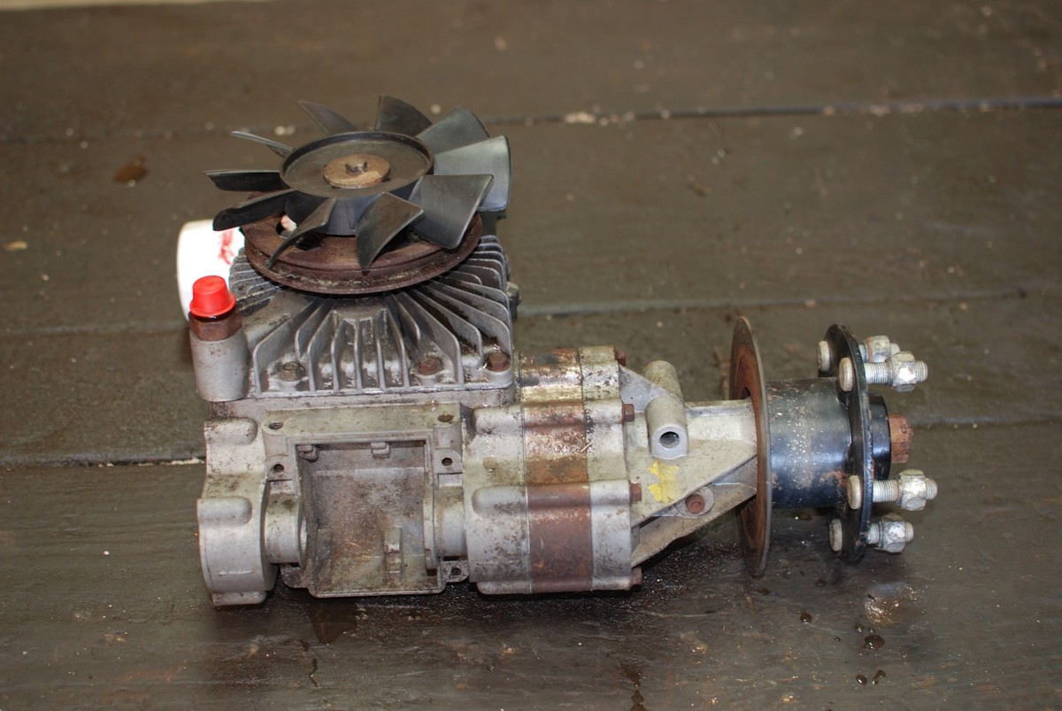 Woods 5182 Right RH Transmission 71301 Eaton Gemini 770 Transaxle