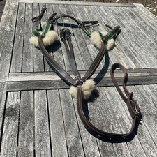 Devoucoux 5 Point Breastplate with Martingale Attachment Size Large  Brown