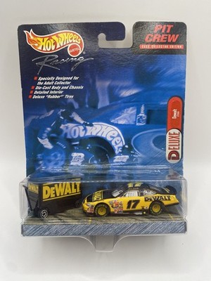2000 Hotwheels Pit Crew Collector Edition, 1999 Ford Taurus & DeWalt Tool Cart