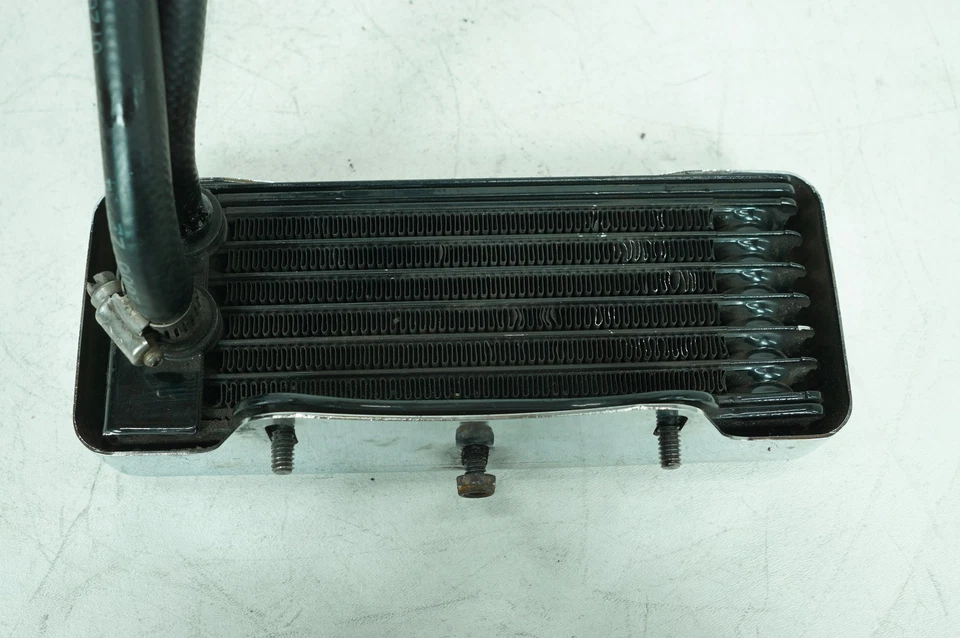 Harley Touring Street Glide 2007 FLHX fabricante de equipos originales enfriador de aceite radiador central Foto 2 de 4