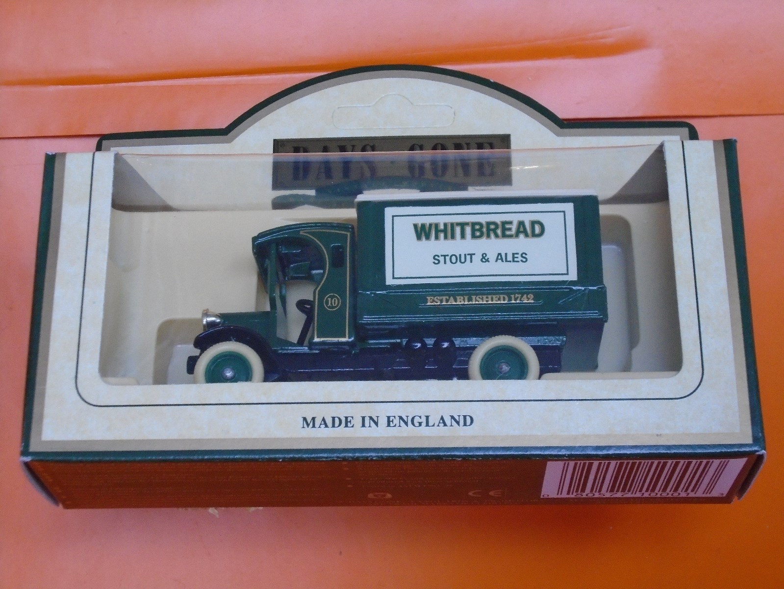 Lledo No 66008 - Diecast Model Of A 1926 Dennis Delivery Van - WHITBREAD STOUT