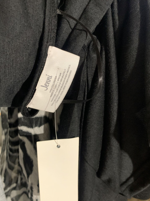 НОВАЯ ОПТОВАЯ ПАРТИЯ ИЗ 16 ДИЗАЙНЕРСКИХ ПЛАТКОВ STEVE MADDEN, JENNI стоимостью 1000 ДОЛЛАРОВ.