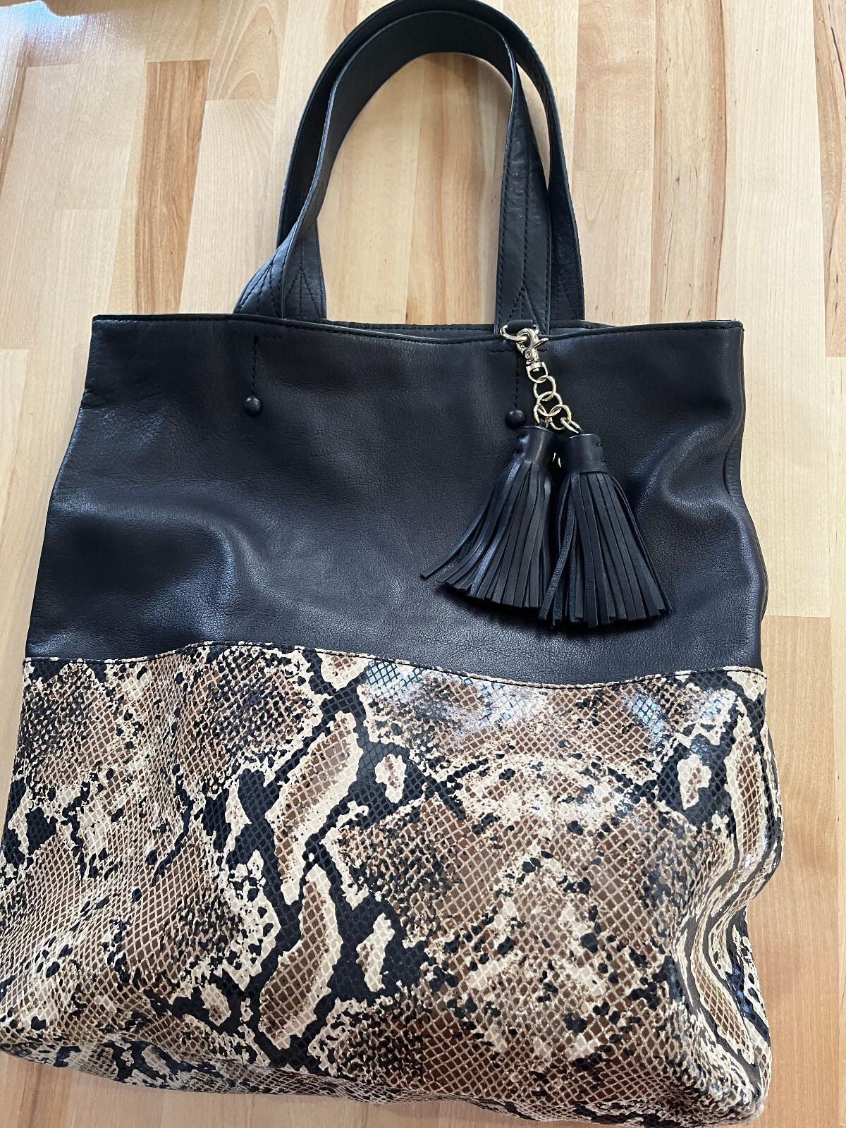 ANN TAYLOR  Black Soft Leather & Python Snake Pri… - image 4