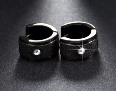 Breite schwarze Huggie Creolen Edelstahl Herren Damen CZ